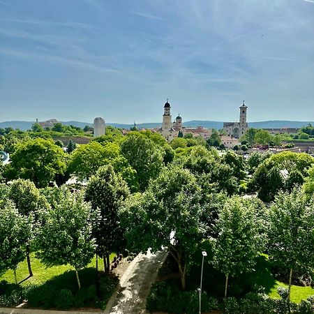 Tim View Apartament Lägenhet Alba Iulia Exteriör bild